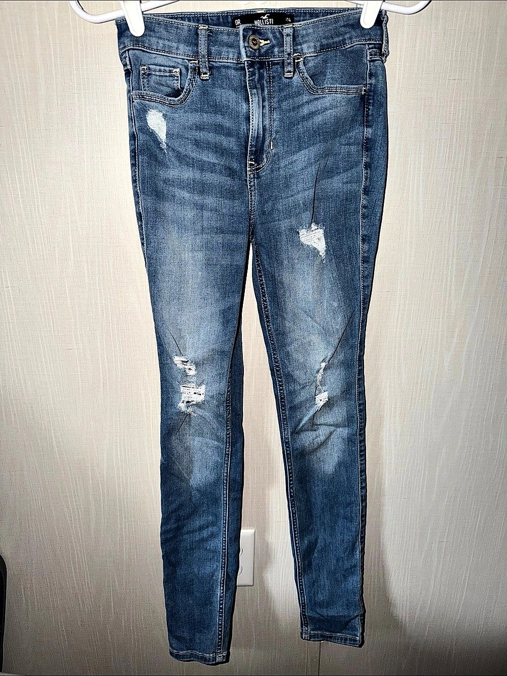 Hollister High-Rise Super Skinny Hollister Classic Stretch Distressed Blue